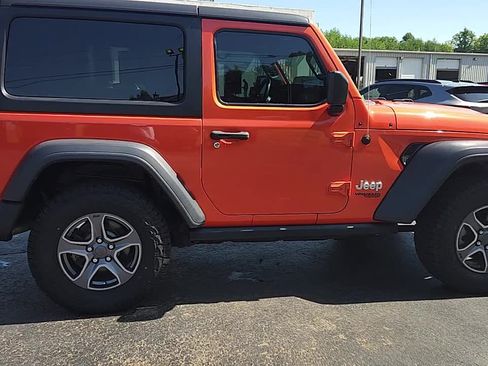 Used 2019 Jeep Wrangler Sport AWD/4WD image 7