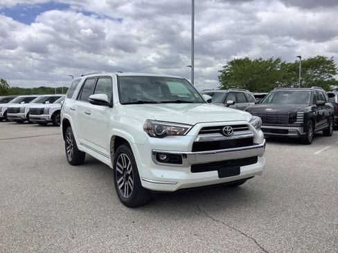 Used 2023 Toyota 4Runner Limited AWD/4WD image 3