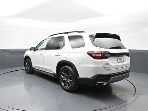 Used 2024 Honda Pilot Elite image 8