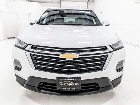 Used 2022 Chevrolet Traverse LT FWD image 10