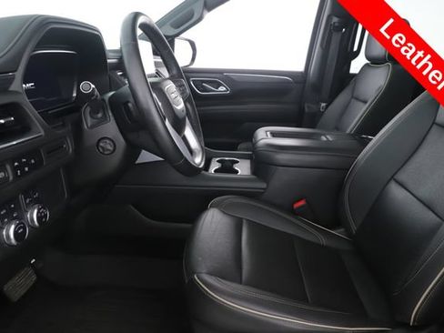 Used 2023 GMC Yukon XL SLT w/ SLT Luxury Package AWD/4WD image 16