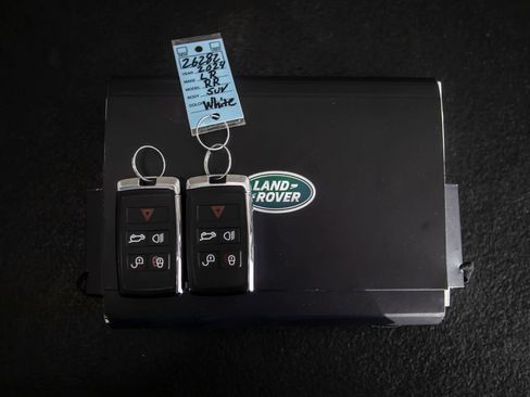 Used 2024 Land Rover Range Rover Sport SE AWD/4WD image 43