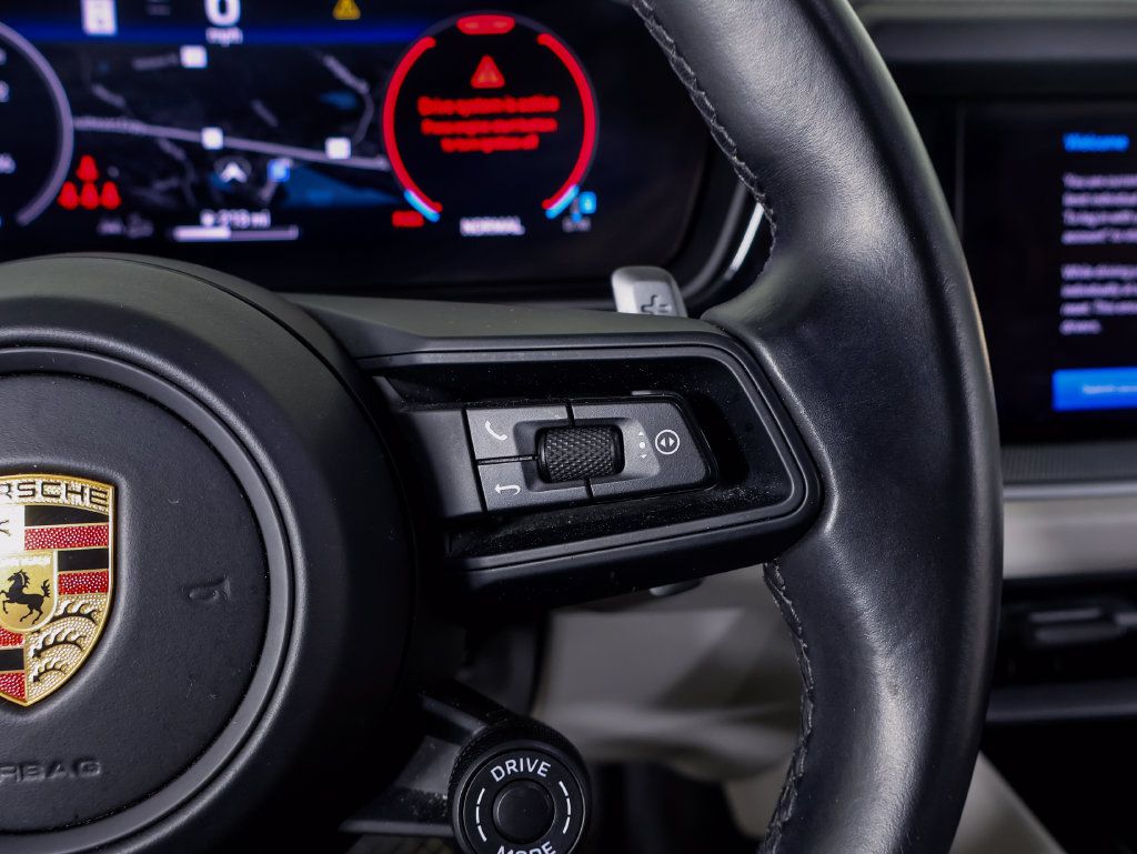 Certified 2024 Porsche Cayenne Coupe AWD/4WD image 23