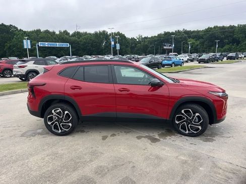 New 2026 Chevrolet Trax RS w/ Driver Confidence Package FWD image 9