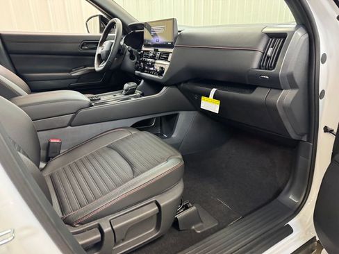 New 2026 Nissan Pathfinder Rock Creek w/ Rock Creek Premium Package AWD/4WD image 22