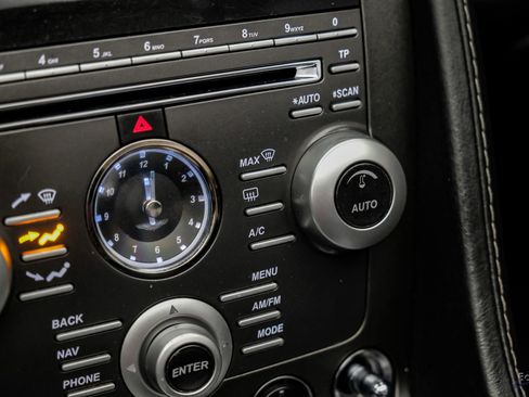 Used 2009 Aston Martin V8 Vantage Convertible image 77