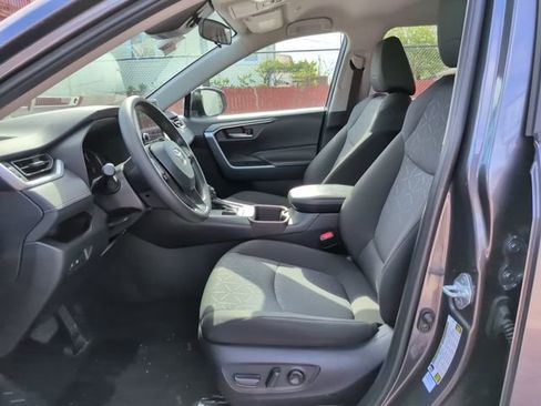 Used 2024 Toyota RAV4 XLE AWD/4WD image 14