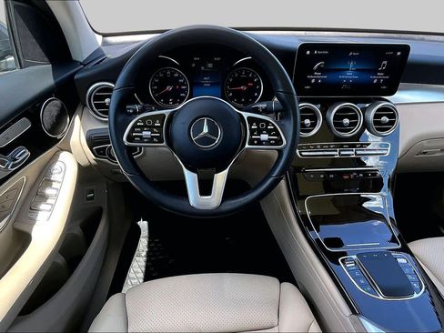 Used 2022 Mercedes-Benz GLC 300 image 6