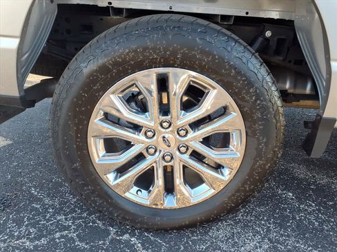 Used 2024 Ford F150 Lariat w/ Mobile Office Package image 27