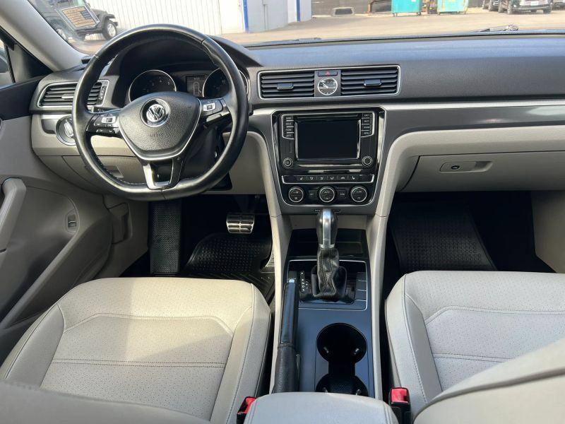 Used 2017 Volkswagen Passat 1.8T R-Line FWD image 12