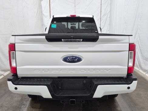 Used 2019 Ford F250 Lariat w/ Lariat Ultimate Package AWD/4WD image 8