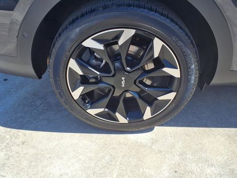 Used 2025 Kia Sorento SX image 28