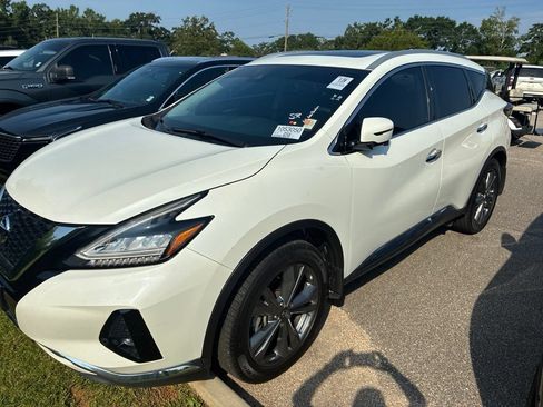 Used 2020 Nissan Murano Platinum FWD image 1