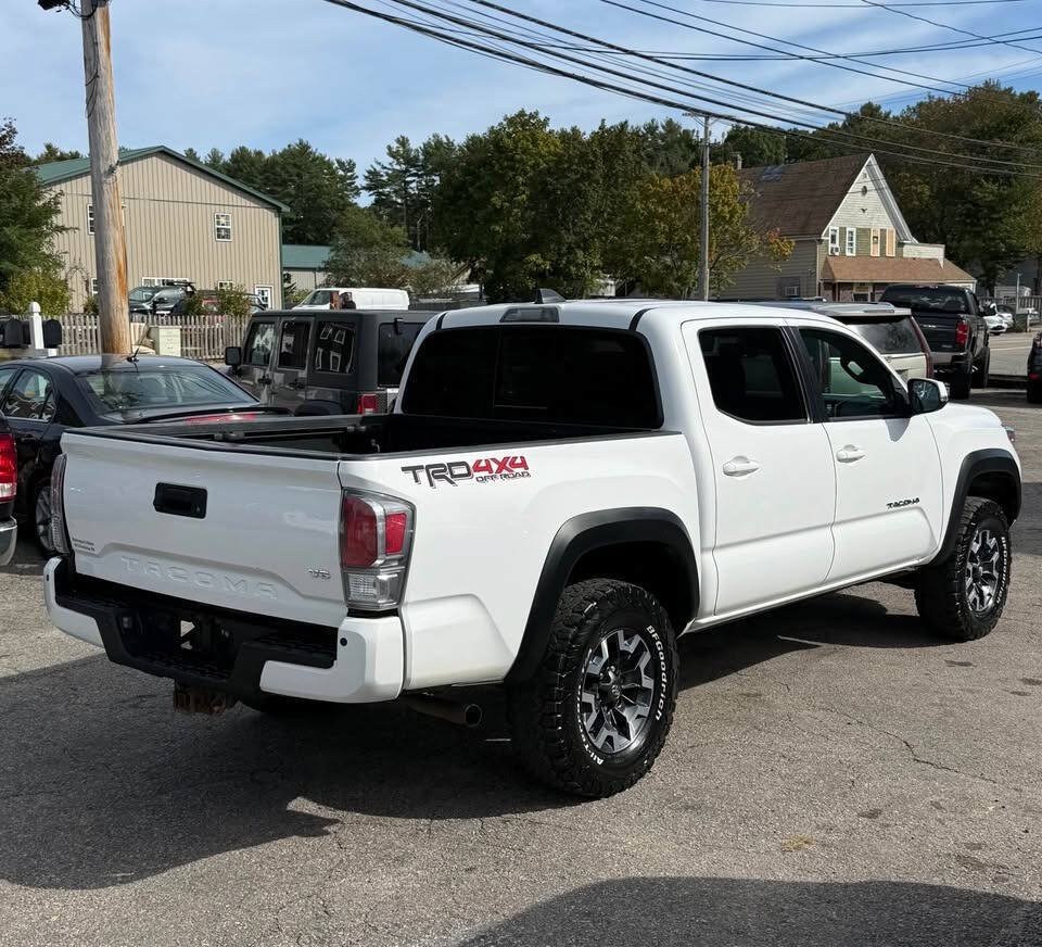 Used 2021 Toyota Tacoma TRD Off-Road w/ Technology Package AWD/4WD image 2