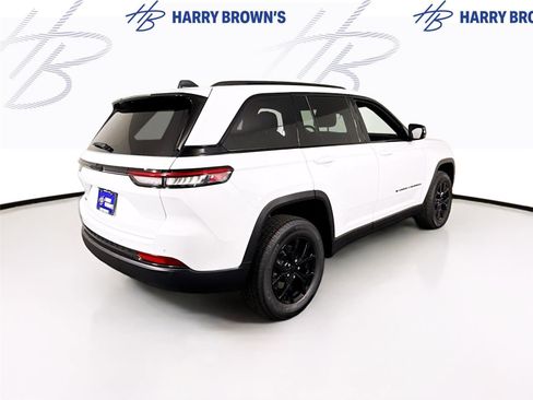 New 2025 Jeep Grand Cherokee Altitude image 31