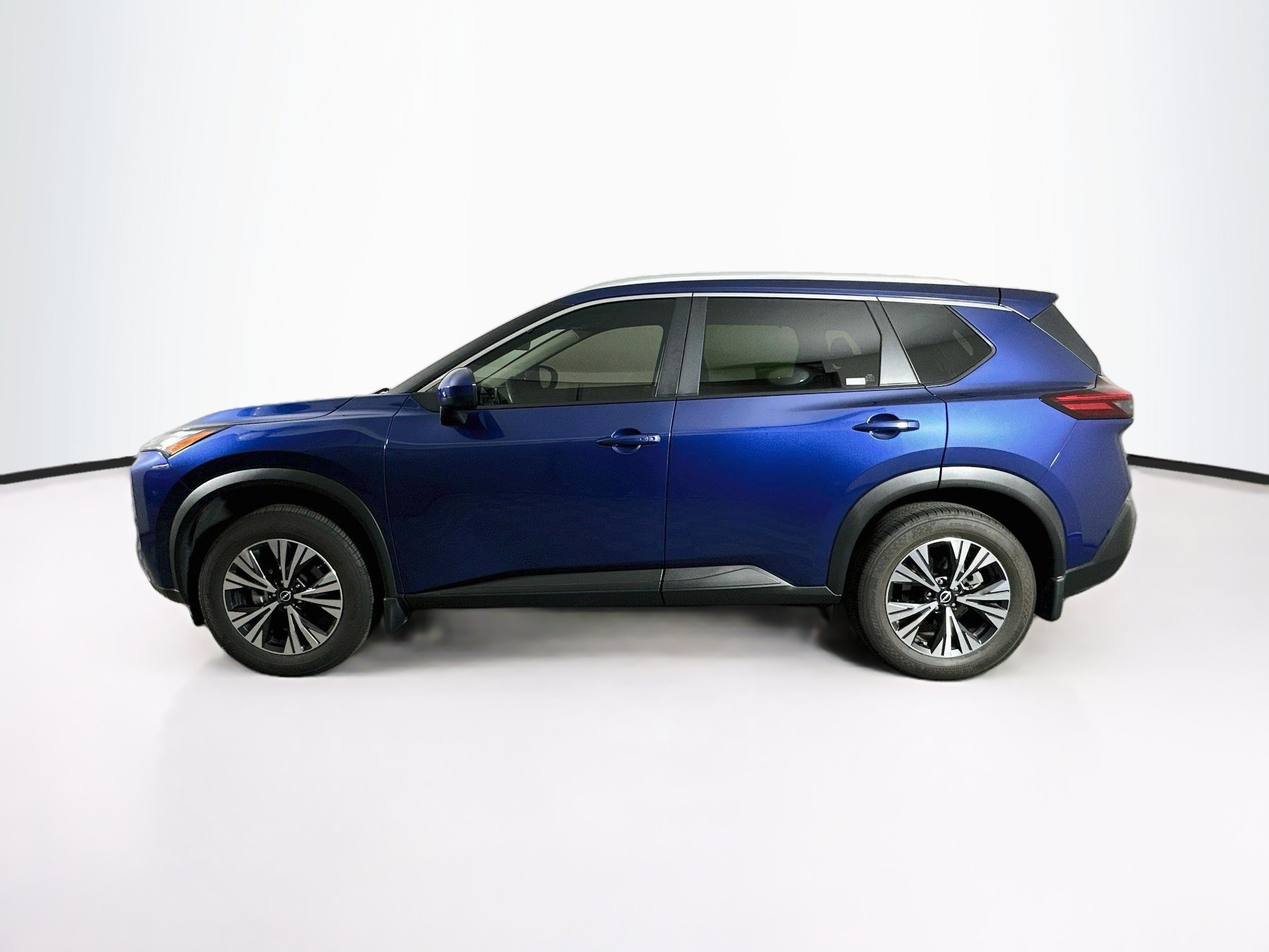 Used 2023 Nissan Rogue SV w/ SV Premium B Package FWD image 4