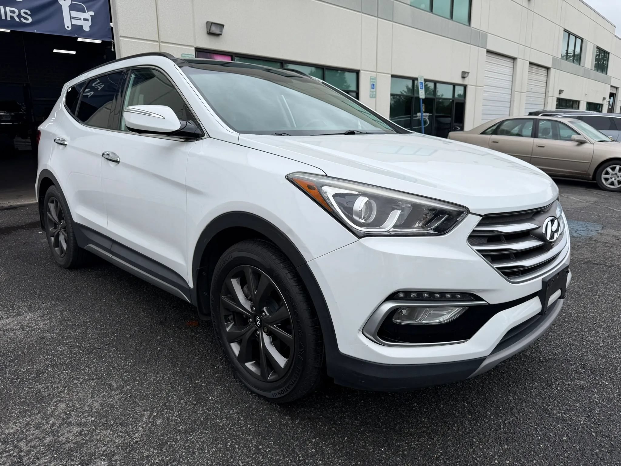 Used 2018 Hyundai Santa Fe Sport FWD image 4