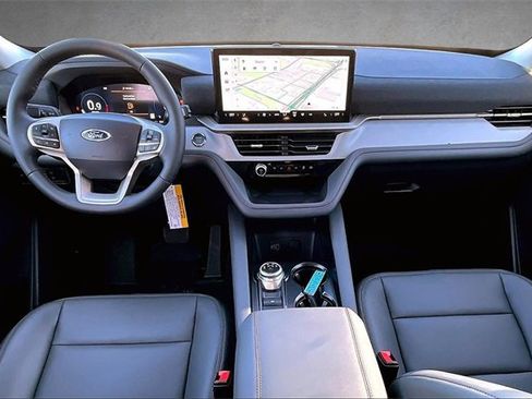 New 2026 Ford Explorer Active w/ Active Comfort Package image 5