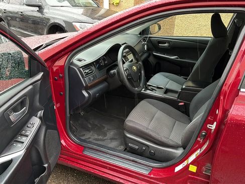 Used 2015 Toyota Camry LE FWD image 23