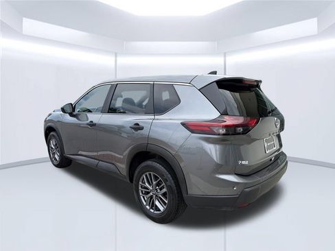 Used 2024 Nissan Rogue S AWD/4WD image 5