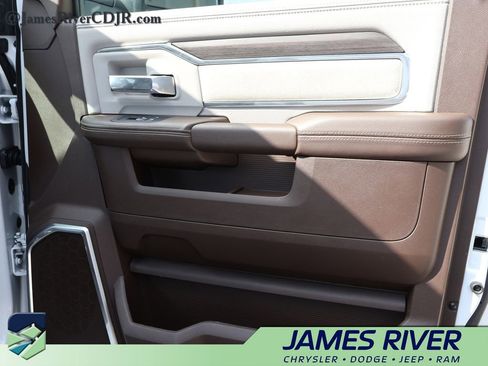 Used 2026 RAM 2500 Laramie AWD/4WD image 8