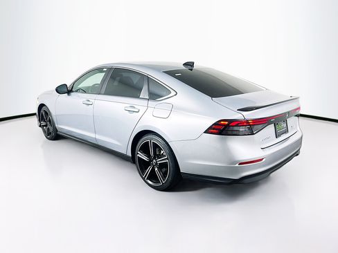 Used 2025 Honda Accord Sport image 5