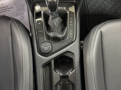 Used 2024 Volkswagen Tiguan SE R-Line AWD/4WD image 13