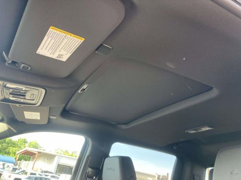 New 2026 GMC Sierra 3500 AT4 w/ LPO, Black Badging Package AWD/4WD image 18