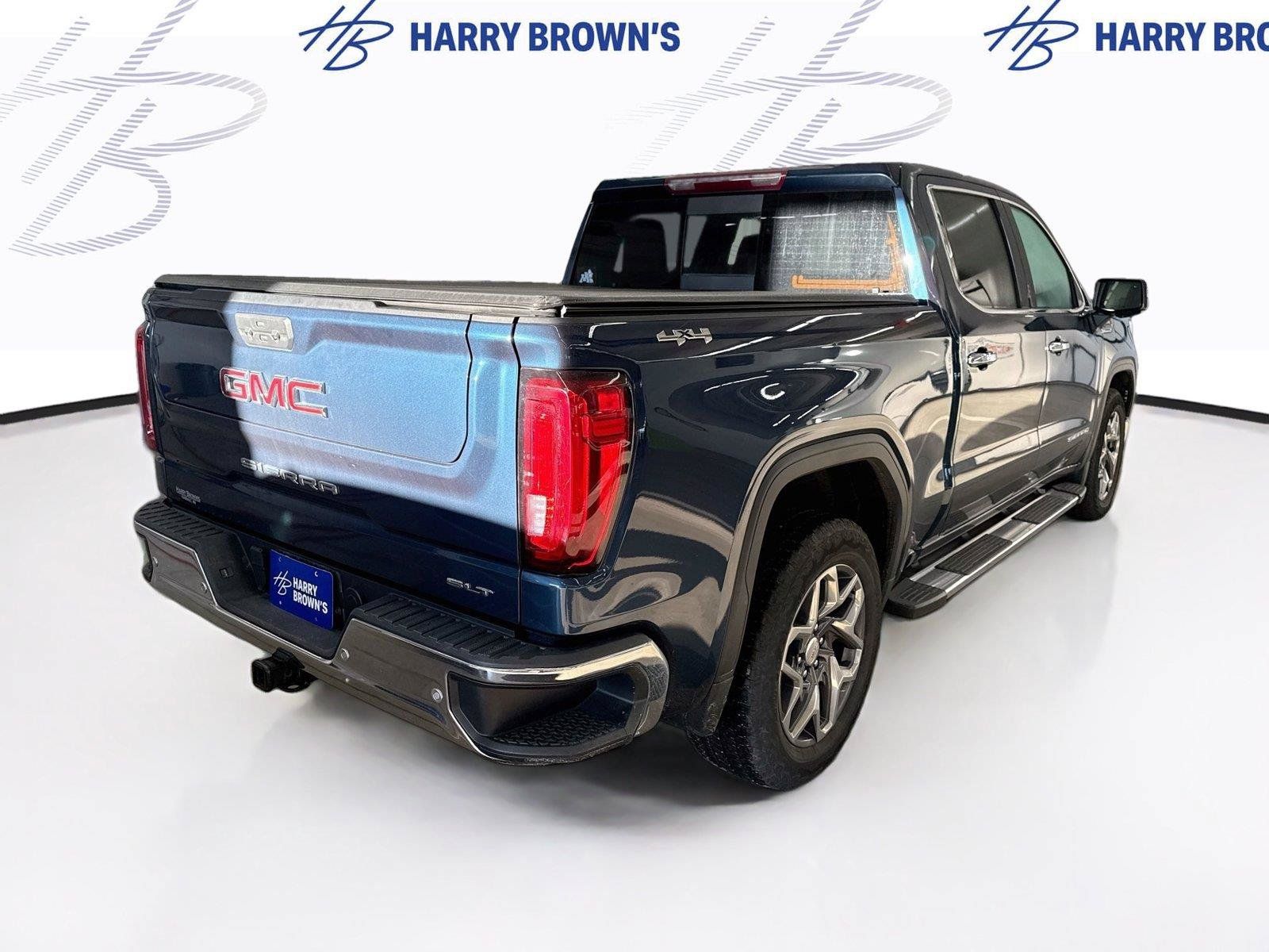 Used 2022 GMC Sierra 1500 SLT w/ SLT Premium Plus Package AWD/4WD image 10