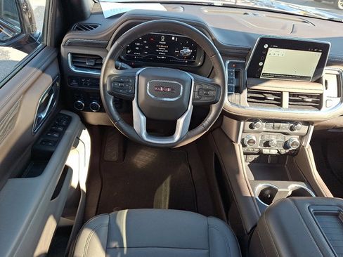 Used 2022 GMC Yukon SLT w/ SLT Luxury Package image 12