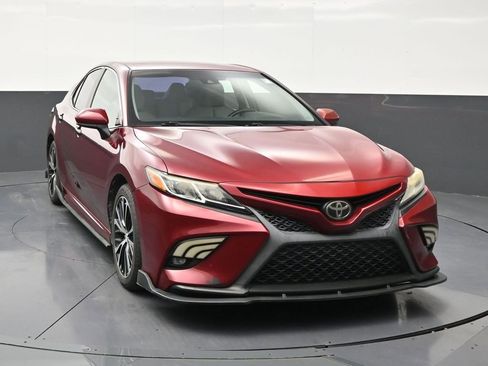 Used 2018 Toyota Camry SE FWD image 7