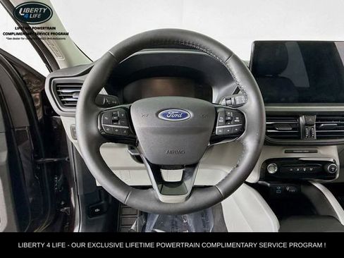Used 2023 Ford Escape SE image 10