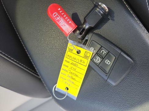 Used 2021 Volkswagen Jetta R-Line w/ R-Line Cold Weather Package FWD image 33