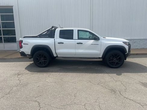 New 2025 Chevrolet Colorado Trail Boss w/ Midnight Edition image 2