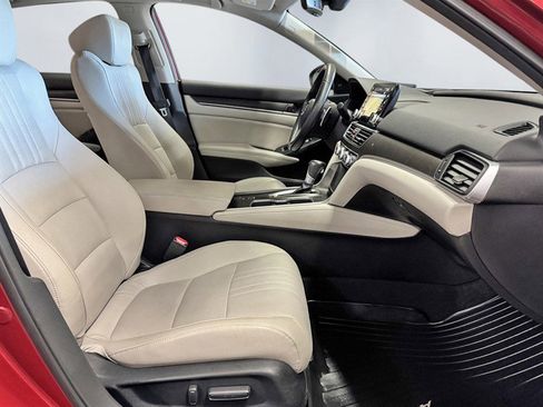 Used 2018 Honda Accord Touring image 29