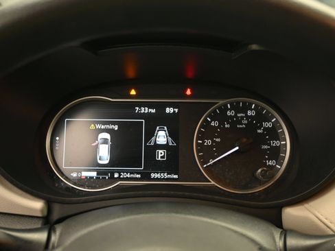 Used 2021 Nissan Versa SV FWD image 19