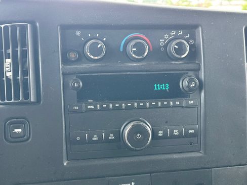 Used 2017 Chevrolet Express 3500 LT w/ LT Preferred Equipment Group RWD image 22