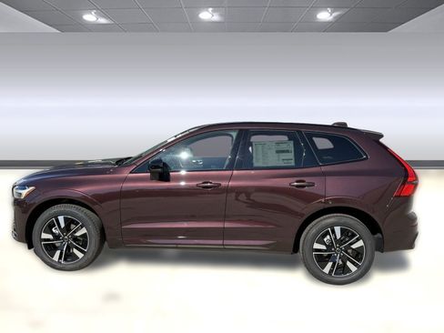 New 2026 Volvo XC60 B5 Core w/ Climate Package image 2
