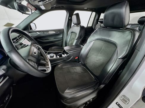 Used 2022 Jeep Grand Cherokee Altitude image 14