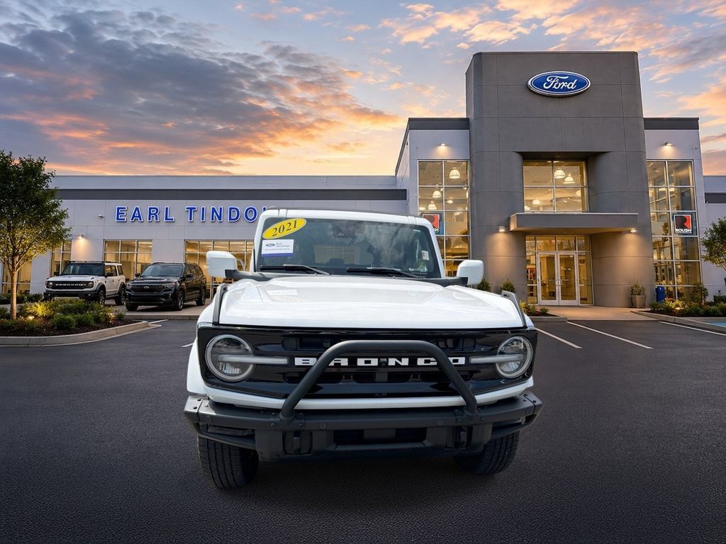 Used 2021 Ford Bronco Outer Banks AWD/4WD image 2