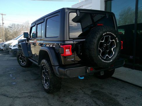 Used 2023 Jeep Wrangler Unlimited Rubicon 4xe w/ Cold Weather Group AWD/4WD image 9