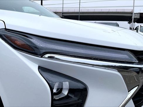 Used 2025 Chevrolet Trax LT w/ LT Convenience Package image 26