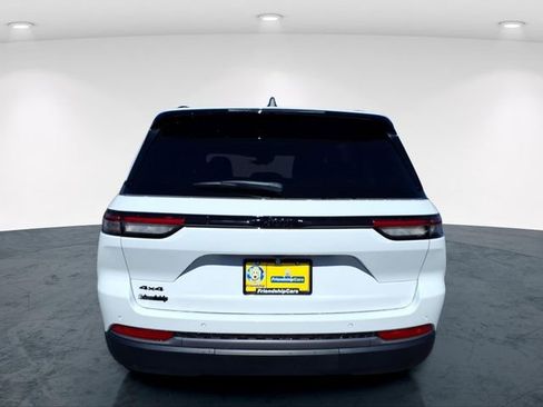New 2026 Jeep Grand Cherokee 4WD image 8