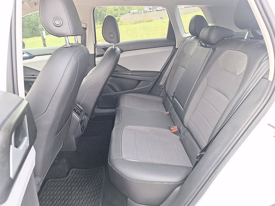 Used 2022 Volkswagen Taos SE AWD/4WD image 12