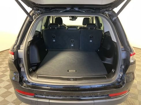 Certified 2023 Jeep Grand Cherokee Limited w/ Black Appearance Package image 14