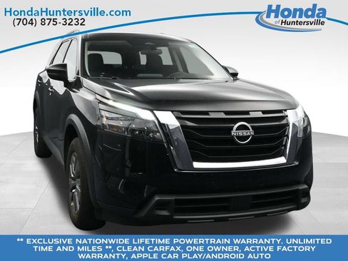 Used 2025 Nissan Pathfinder SV FWD image 1