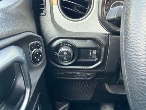 Used 2025 Jeep Gladiator Sport AWD/4WD image 15