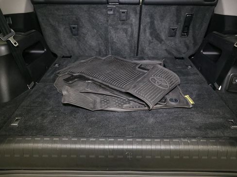 Used 2022 Toyota 4Runner SR5 Premium image 11