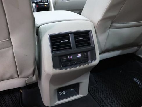 Used 2019 Volkswagen Atlas SEL AWD/4WD image 32