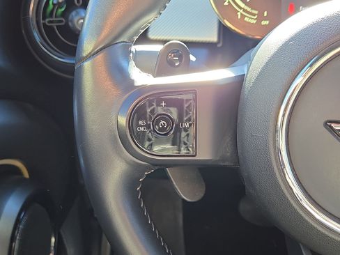 Used 2022 MINI Cooper S w/ Premium Package image 21